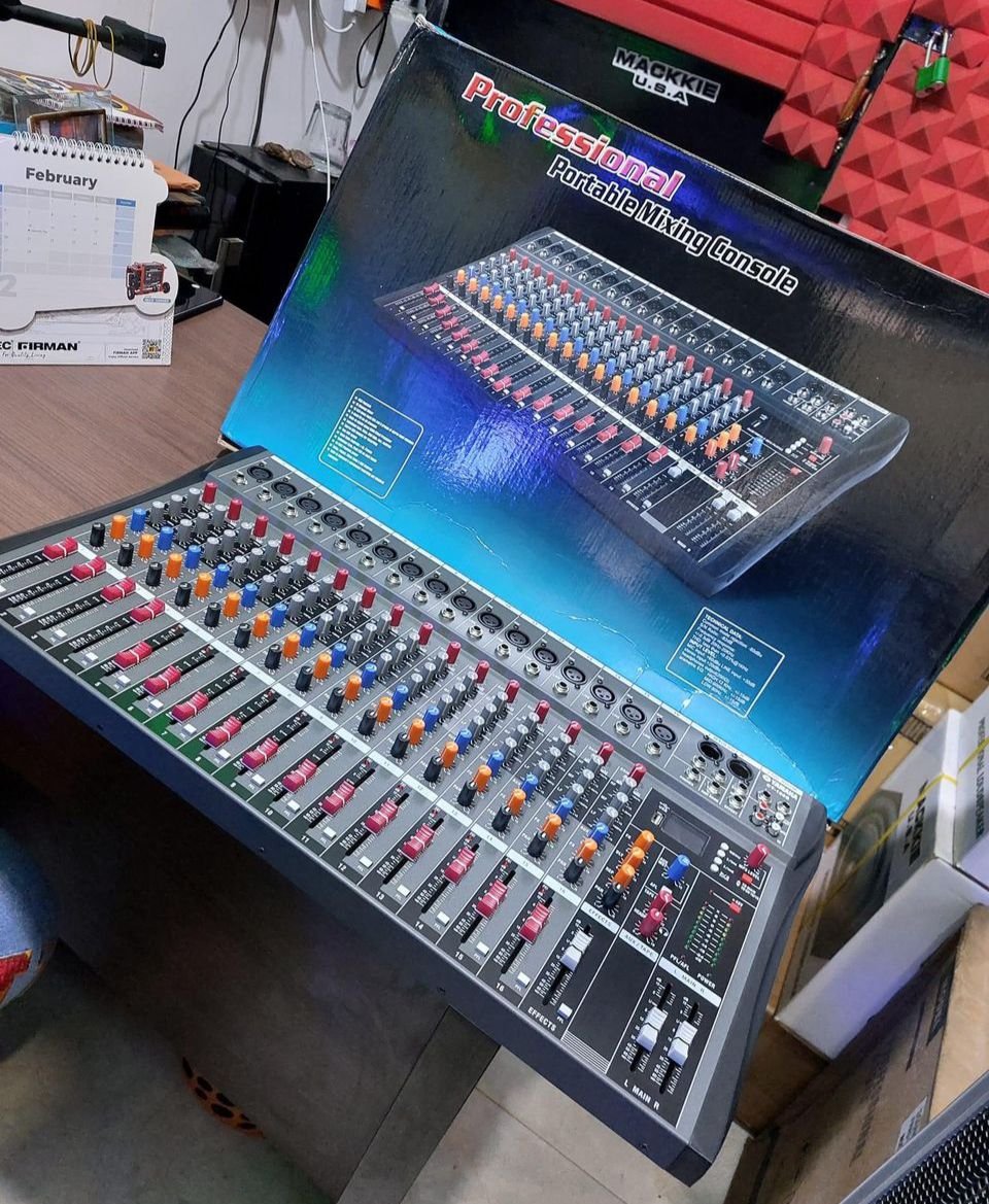 Yamaha 16 Channel Mixer With Bluetooth - USB - Mp3 Functions - Sound Effects
